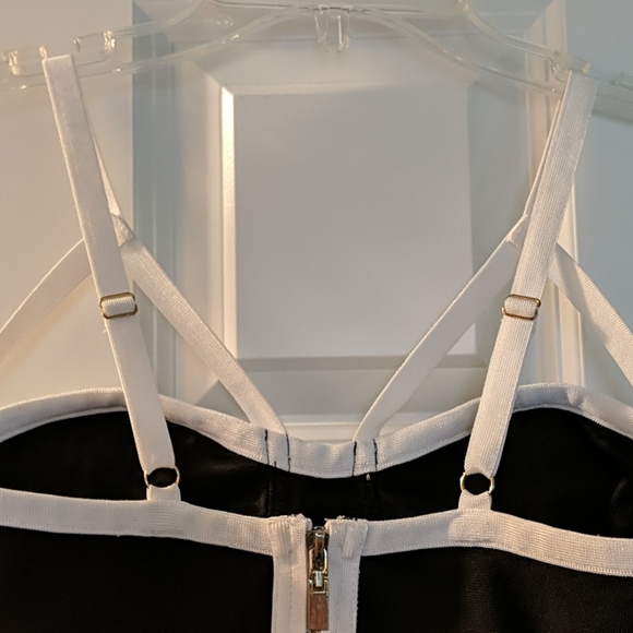 Black and white crop top - Picture 3 of 4